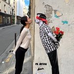 제니, 3만원 티셔츠에 적힌 멘트… "우리 아빠 총 잘 쏴"