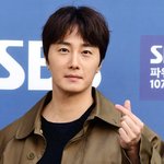 '37세 <b>미혼</b>' 정일우, 기쁜 소식 전했다…소녀시대 유리와 패션쇼...