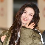 뉴진스 다니엘, 무대 대신 '러닝대회' 출격…다른 멤버 근황은?...