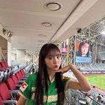 우아 나나, 크롭 유니폼으로 야구장 분위기 올킬