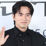 중고거래 현장서 ‘팬’에게 발각? “가격 <b>흥정</b> 포기…돈 더 얹어줘”