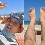 전현무, 모래도 낄 수 없는 풍성한 <b>다리털</b>…피서中 명품+책까지