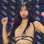 <b>제니</b> 앞머리 왜 이제 냈지
