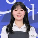 "귀신 들락날락하는 사주"…'<b>부캐</b> 대박' 엄지윤, 진짜 신들렸나...
