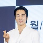 [어케생각해] [현장포토] "인간 설탕"...송승헌, <b>순백</b>의...