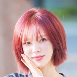 ‘사과 같은 내 얼굴’ (웬디의 영스트리트 출근길) [<b>HD</b>포토]