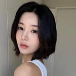 '워터밤 여신' 권은비, 오늘은 <b>볼륨</b>감 아닌 러블리..어깨 타투까지