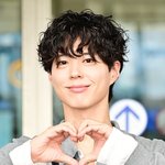 [현장포토] "비가 와도, <b>맑음</b>"…박보검, 눈부신 손하트