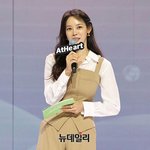 [포토] 앳하는 데뷔 알리는 안현모