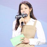 <b>앳하트</b> 데뷔 쇼케이스 진행 맡은 안현모