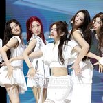 앳하트 "기다리던 데뷔, 떨리고 영광인 순간…성장하는 모습 지켜봐달라"