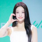 앳하트 <b>나현</b> "롤모델인 소녀시대 수영 보고 눈물, 영광이었다"