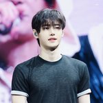 구라안치고 내 반팔핏 <b>이럼</b>