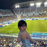 장원영, 논란의 <b>시축</b> 패션… 2주만에 다시 꺼내[MD이슈]