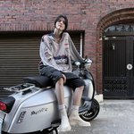 한소희, 오토바이 위에서 보이시한 매력…청순 '잘생쁨' [<b>N샷</b>]