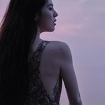 '<b>옆구리</b> 타투' 한소희, 어떤 논란에도 힙함은 사라지지 않아