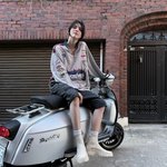 한소희, 바이크 탄 대세배우..앞머리 내고 분위기 확 달라졌네