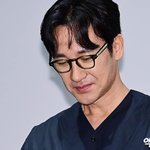 자숙 마친 엄태웅, 사생활 논란 9년 만에 스크린 복귀…무대인사...