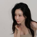 태연, 러블리 탱구의 반전…누드톤 브라톱 ‘성숙미 물씬’ [DA]