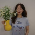 '열애 중' 한지민, 꽃도 질투할 미모…김혜수·정려원도 하트 '뿅뿅'