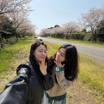 <b>설현</b>, 절친 신은수와 뒤늦은 봄 여행 추억 "아직도 남은 사진"