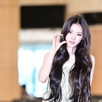 [현장포토] "비주얼이 영화다"…안나, 눈부신 <b>볼</b>하트