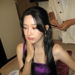 문가영, 압도적 미모 비법 뭘까…흰 피부+<b>보랏빛</b> 드레스 대비감↑