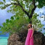 이혼' 조윤희, 딸과 즐기는 <b>여유</b>로운 휴가…핑크빛 원피스 어울리는...