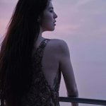 한소희, <b>아찔</b>한 옆구리 타투 노출…독보적 퇴폐미 비주얼