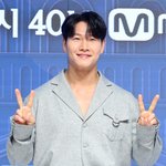 김종국 결혼 발표 "늦었지만 가게 돼 다행…잘 살겠다