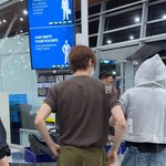 와 <b>성찬</b> 뒷모습 봐