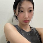 “묵묵히 내면을 마주하며”…류다인, <b>섬세</b>한 여름 밤→고요한 표정 속...