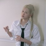 데뷔 3개월 만에 활동 중단한 윤지윤, 이즈나 탈퇴