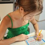 워킹맘 육아 쉽지 않네 “지친 몸 이끌고 들어왔는데 집은 <b>엉망</b>”