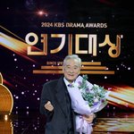 최고령' 이순재, 10개월째 <b>재활</b> 중.."다리 힘 없어" 건강이상설...