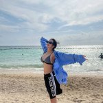 예원, 비키니-모노<b>키니</b> 다 소화하는 남다른 '볼륨감'