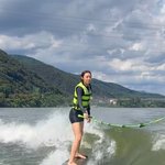 ‘임창정’ 서하얀, 웨이크<b>서핑</b> 도전..176cm·53㎏ 파도 위...