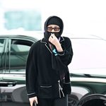 [댓글부탁해] [현장포토] "카리스마 <b>폭발</b>해"…지드래곤, 올블랙...