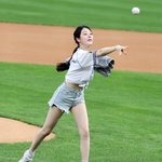 [한번에쓱]금쪽같이 던졌어요! 'SSG-KT전 시구나선 배우 장다아와 <b>시타</b>...