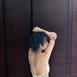 '<b>AOA</b> 출신' 지민, 中서 백리스 드레스 입고 과감 노출…타투...