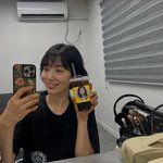 박신혜, <b>단발</b> 하니 세상 상큼..엄지원 커피차에 하트 애교