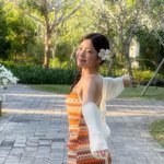 “햇살에 물든 <b>미소</b>”…조아람, 한여름 오후→여유 가득 산책