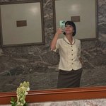 ‘이범수와 이혼’ 이윤진, 발리서 호텔리어 된 근황 “처음 안정적인...