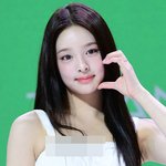 데뷔 기사 사진도 비주얼 레전드인 신인 <b>여돌</b>