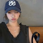 르세라핌 김채원, 매혹적 윙크 한 방… '러블리 힙스터' 존재감...