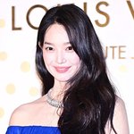 [드루와] [현장포토] "미모 <b>불변</b>의 법칙"…신민아, 청순 레전드