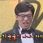 <b>계속</b> 중학교때 친구 만나는분?