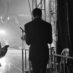 수트 입고 분위기 압도…"저게 바로 문짝남 클래스" [<b>MD</b>스타]