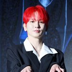 <b>샤이니</b> 키, '놀토' 녹화 중 태연에 안겨 오열.."몰래 폰 보다가...