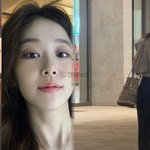 공개 열애 배우 김지석이주명, 하와이서 다정한 <b>팔짱</b> 데이트 포착